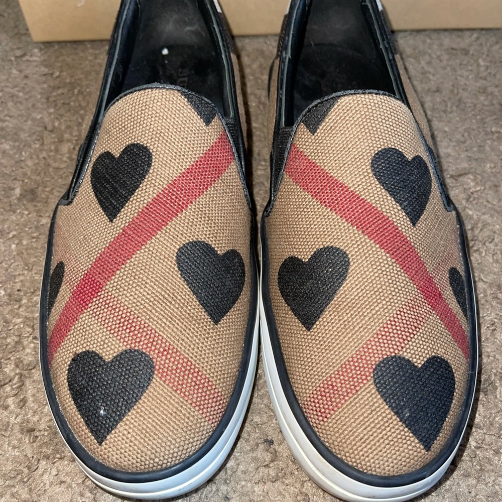 Burberry Slides - Picture 2 of 5